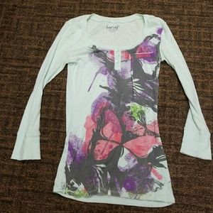 Kirra graphic tee